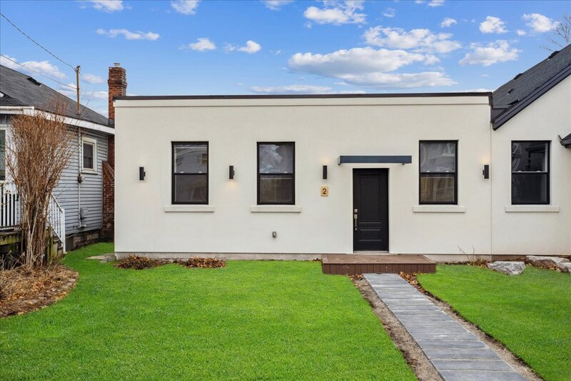 #2-800 Beach Blvd, Hamilton